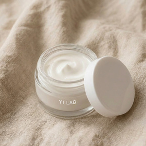 Crema Reparadora Blanqueadora Antiarrugas Nocturna con Cica de Marca Privada para Todo Tipo de Piel - Product Image 5