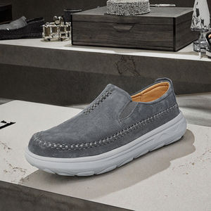 Mocasín informal para hombre hecho a mano de gran tamaño de cuero genuino superior ligero transpirable Plantilla de goma antideslizante - Product Image 3