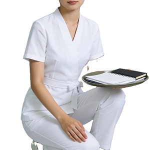 Conjuntos de Uniformes Médicos Clásicos y Elegantes con Cuello en V y Manga Corta, Transpirables y Cómodos para Uso Hospitalario, Personalizables para Fisioterapeutas - Product Image 5