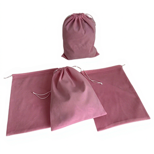 Bolsa de Joyería de Terciopelo Rosa de Lujo con Logotipo Personalizado MUYANG para Anillos, con Características de Seguridad, Impresión en Intaglio y Cierre con Cordón - Product Image 1