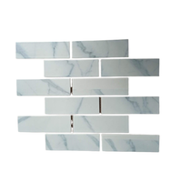 Meilleures ventes 2022, design classique moderne, mosaïque en porcelaine imitation marbre de Carrare, briques réfractaires, décoration murale intérieure
