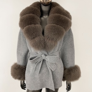 <span class=keywords><strong>Manteau</strong></span> de luxe en fourrure d'agneau tibétain pour <span class=keywords><strong>femme</strong></span>, chaud pour l'hiver, en laine de mouton et cachemire, style vintage avec col en bambou et garniture en fourrure d'agneau mongol - Product Image 2