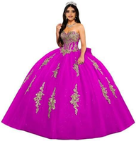 Robe de bal à décolleté cœur, dentelle dorée, broderie perlée, silhouette de robe de bal, jupe en tulle, longueur au sol, tissu scintillant