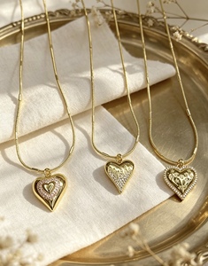Collar con Colgante de Corazón Chapado en Oro de 18k, Diseño Exquisito de Joyería de Moda con Cadena de Serpiente - Product Image 6