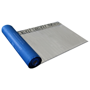 Membrane d'isolation thermique en aluminium bitumineux autocollante de bonne qualité au meilleur <span class=keywords><strong>prix</strong></span> en Afrique pour la <span class=keywords><strong>réparation</strong></span> des fuites de <span class=keywords><strong>toiture</strong></span> - Product Image 3