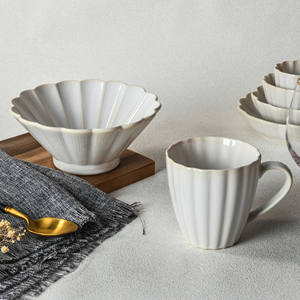Assiette à dîner et bol à yaourt en céramique florale de nouvelle forme en glaçure réactive ensemble de vaisselle de cadeau de mariage écologique du kit de tasse - Product Image 4
