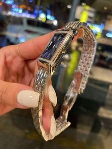 Montre décontractée pour femme en quartz japonais avec un design élégant, bracelet en acier inoxydable, mouvement Eta - Vente en gros - Product Image 3