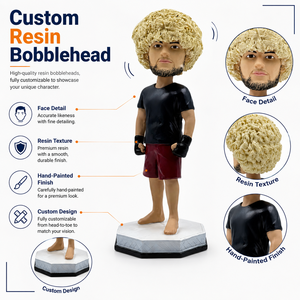 Statuetta Personalizzata di Lottatore MMA Dipinta a Mano, Souvenir Sportivo Realistico con Base Ottagonale, Scultura in Resina da Collezione - Product Image 1