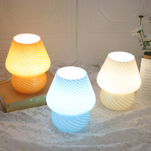 Lámpara <span class=keywords><strong>de</strong></span> mesa <span class=keywords><strong>de</strong></span> <span class=keywords><strong>cristal</strong></span> <span class=keywords><strong>de</strong></span> seta, lámpara <span class=keywords><strong>de</strong></span> escritorio LED <span class=keywords><strong>de</strong></span> Color degradado <span class=keywords><strong>de</strong></span> <span class=keywords><strong>cristal</strong></span> Vintage para decoración <span class=keywords><strong>de</strong></span> mesita <span class=keywords><strong>de</strong></span> noche <span class=keywords><strong>de</strong></span> dormitorio, luz <span class=keywords><strong>de</strong></span> noche bonita - Product Image 1