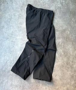 Pantalones de chándal de poliéster de nailon sueltos negros de alta calidad personalizados con cremallera de gran tamaño para hombre - Product Image 3