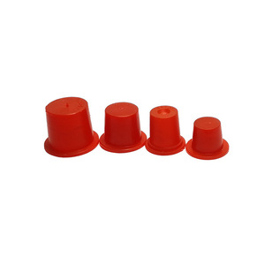 Tapones cónicos de plástico rojos, cubiertas antipolvo, tapas protectoras HZ427, fabricados en Ningbo para tuberías de material compuesto - Product Image 1