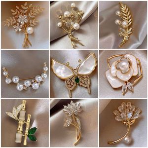 Nuevo Estilo Broche Floral de Aleación Chapada de Alta Gama para Mujer, Venta al por Mayor, Compra a Granel, Pin de Alta Calidad para Abrigos y Trajes, de Primera Categoría - Product Image 2