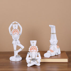 Redeco Neuartiges Elegantes Nussknacker-Figurenset aus Kunstharz in Yoga-Posen, Weihnachts-Dekoration für Zuhause - Product Image 3