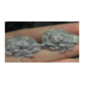 Joyería de moda de lujo de alta calidad Pendientes de lujo con pasador de Rosa Blanca de plata esterlina a la venta - Product Image 1