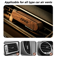 Rafraîchisseur d'air pour évent de voiture en bois stocké avec logo personnalisé Bâtonnets de parfum pour voiture Humidificateur Diffuseur d'arômes Clip de désodorisant