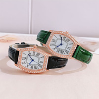 WJ-11142 gros bijoux élégants Unique femmes montre 2023 Tonneau diamant montre à Quartz pour les filles acceptent les petits OEM