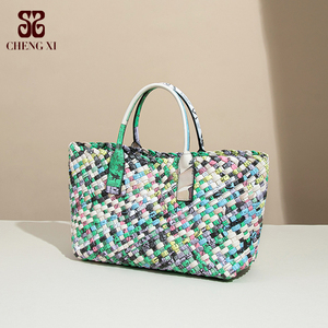 2025 nouveau été tissé à la main sac pour <span class=keywords><strong>femmes</strong></span> Niche Design couleur tissé sac fourre-tout mode polyvalent <span class=keywords><strong>affiche</strong></span> dame sac à main - Product Image 2