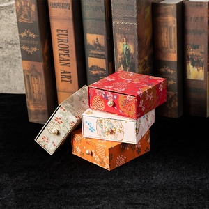 Caja de Exhibición Magnética con LED para Joyería - Estuche Iluminado para Anillos y Colgantes - Product Image 1