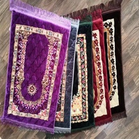 Vente en gros Tapis de prière épais et doux en Turquie Tapis de prière rembourré en relief Raschel Islam musulman islamique
