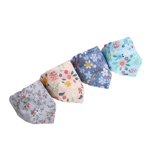 Kalung Hewan Peliharaan Model Segitiga Bahan Nilon Baru untuk Anjing dan Kucing, Dilengkapi Tali Dada dan Tali Leher untuk Berjalan - Product Image 1