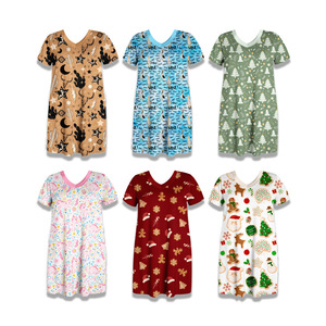 Camicia da Notte Personalizzata per Donna in Bambù, Pigiama Morbido al Tatto, Vestito da Notte a Maniche Corte - Product Image 1