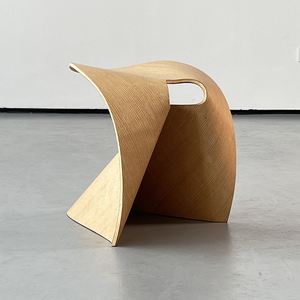 Taburete de Diseño al por Mayor con Forma de Mariposa, Taburete Curvo de Contrachapado, Chapa de Madera de Poros Abiertos, Asiento Minimalista para Entrada B2B - Product Image 1