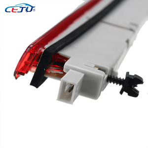 Troisième <span class=keywords><strong>feu</strong></span> de freinage arrière rouge pour <span class=keywords><strong>Audi</strong></span> <span class=keywords><strong>A6</strong></span> Avant <span class=keywords><strong>Allroad</strong></span> Quattro Wagon 1998-2005 - Product Image 3