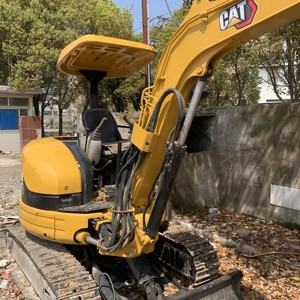 Mini-excavatrice Cat 302 CR d'occasion, 2 tonnes, petite pelle avec cabine climatisée - Product Image 3