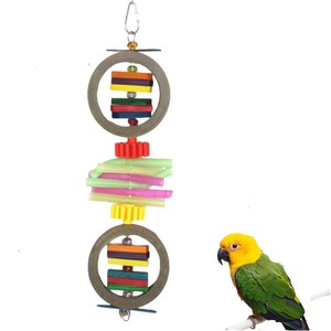 Jouet à mâcher multicouche pour oiseaux, double <span class=keywords><strong>anneau</strong></span> en papier, bloc en <span class=keywords><strong>bois</strong></span>, tube en plastique, jouet suspendu pour cage de perroquet - Product Image 2