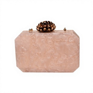 Pochette de soirée élégante en acrylique rose pâle avec pierres pour femme - Product Image 6