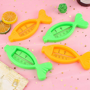 Termómetro de agua con forma de pez para baño de bebé, medidor de temperatura de plástico verde y amarillo, 0-12 meses - Product Image 2