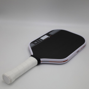 Racchetta da Pickleball per Bambini BEN JOHNS di Alta Qualità, Durevole, Rossa, 16mm 14mm GEN4 TFP in Fibra di Carbonio Senza Bordi con Nucleo a Nido d'Ape - Product Image 4