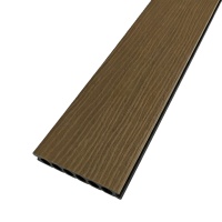 Plancher de terrasse extérieur en WPC 140x25mm creux, étanche, écologique, antidérapant, surface brossée, à emboîtement pour parcs et jardins