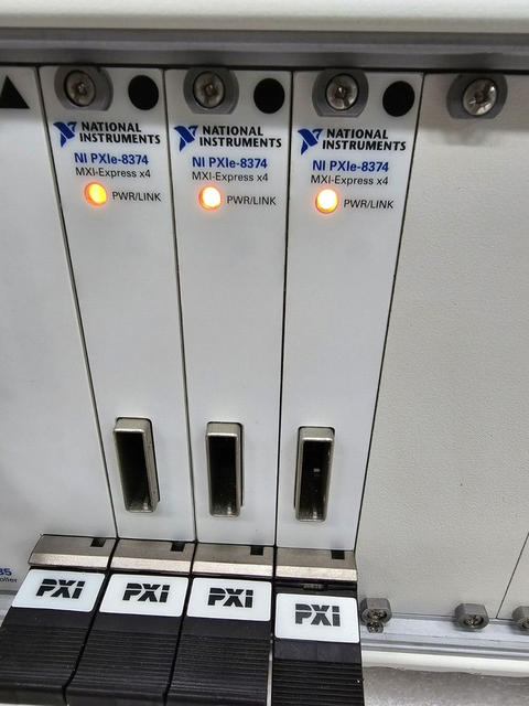 1PC National Instruments NI PXIe-8374 , 193970D-02L MXI-Express x4