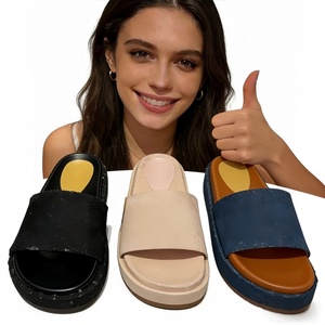 Sandales de luxe à plateforme creuse pour femmes, style décontracté et confortable pour la marche en extérieur - Product Image 1