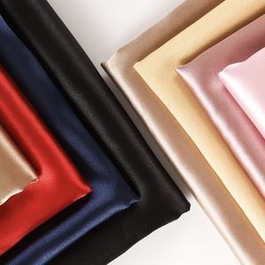 Satén de seda 95GSM para telas teñidas brillantes de Spandex de poliéster tejido para vestido tejido de satén elástico en stock - Product Image 5