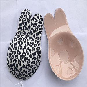 Populaire auto-<span class=keywords><strong>adhésif</strong></span> oreilles <span class=keywords><strong>de</strong></span> <span class=keywords><strong>lapin</strong></span> <span class=keywords><strong>soutien</strong></span>-<span class=keywords><strong>gorge</strong></span> push-up femmes Invisible sein ascenseur Silicone mamelon couverture intimes sein pétales - Product Image 3