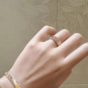 แหวนสกรูแฟชั่นคลาสสิก แบรนด์ Zircon  วัสดุสแตนเลส 316L ชุบทอง 18K สำหรับผู้หญิงและผู้ชาย - Product Image 3