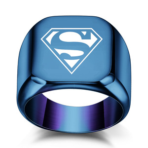 Bague carrée Superman 18 mm en acier inoxydable avec logo gravé au laser, bijou pour femme, cadeau - Product Image 4