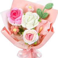 Bouquet de roses au crochet fait main, décoration florale tricotée mignonne pour Noël, la remise des diplômes ou comme cadeau de Saint-Valentin