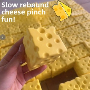 Juguete antiestrés de poliuretano con forma de queso simulado, estilo transfronterizo, con rebote lento y diseño creativo temático de comida - Product Image 3