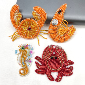 PH163 Toppe Ricamate 3D di Alta Qualità con Perline a Forma di Granchio e Gamberetto, Decorazioni Alla Moda Fai-da-Te per Gioielli, Borse, Cappelli e Abbigliamento - Product Image 1