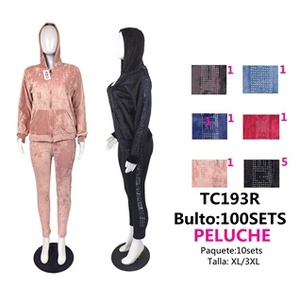 Tc193r Tuta da Donna con Cappuccio, Lunghezza Intera, Tinta Unita, Casual Invernale, in Peluche Pesante con Tasche Laterali e Chiusura con Coulisse - Product Image 1