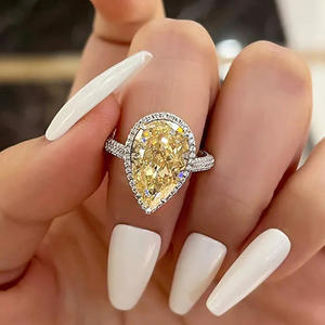 Anello di fidanzamento da donna in oro bianco con diamante naturale a taglio a pera giallo fantasia e pietre laterali in diamante. - Product Image 3