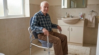Chaise de toilette pliable en aluminium pour personnes âgées avec accoudoirs confortables et couvercle – Offre spéciale