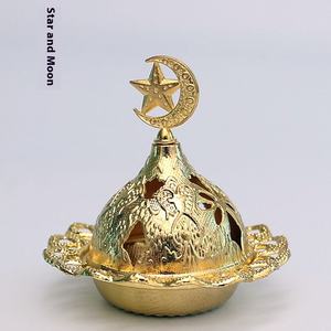 Petit Brûleur d'Encens en Bois de Santal Arabe Doré, Diffuseur d'Arômes Tour pour Usage Domestique, Produit du Moyen-Orient - Product Image 6