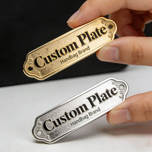Etiqueta metálica con logotipo personalizado para bolsos de mujer, diseño <span class=keywords><strong>en</strong></span> oro y plata, venta al por mayor - Product Image 2