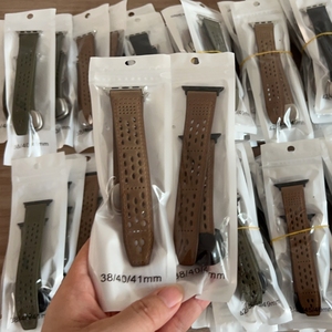 <span class=keywords><strong>Cinturino</strong></span> pieghevole magnetico fatto a mano in vera pelle di cavallo pazzo <span class=keywords><strong>cinturino</strong></span> per orologio <span class=keywords><strong>Apple</strong></span> <span class=keywords><strong>Watch</strong></span> serie 7 8 9 10 11 <span class=keywords><strong>Ultra</strong></span> 1 2 3 - Product Image 6