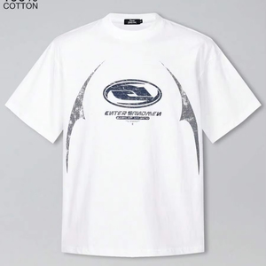 Camiseta blanca con gráfico estético vintage y distintivo retro, unisex, personalizable. F10 - Product Image 1