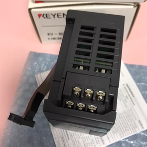 KEYENCE KV-N8ET 8-point Transistor Output Unit Screw Terminal Block NPN Sink 0.5A KV N8ET - Product Image 4